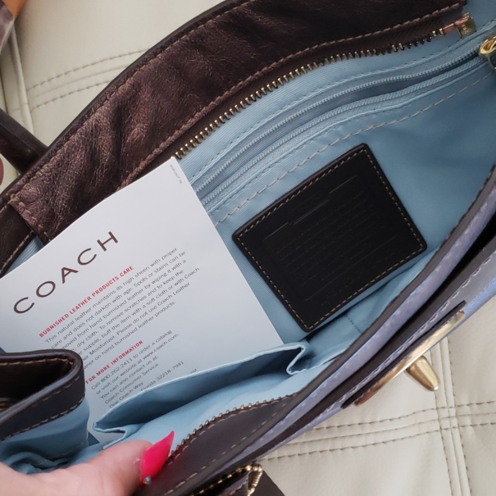 Coach purse - Picture 4 of 5